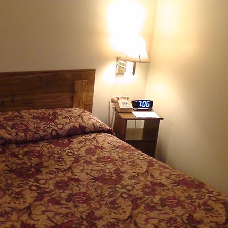 Motel 95 & Campground Hixton Eksteriør billede