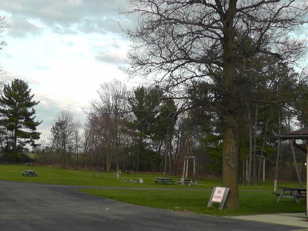 Motel 95 & Campground Hixton Eksteriør billede