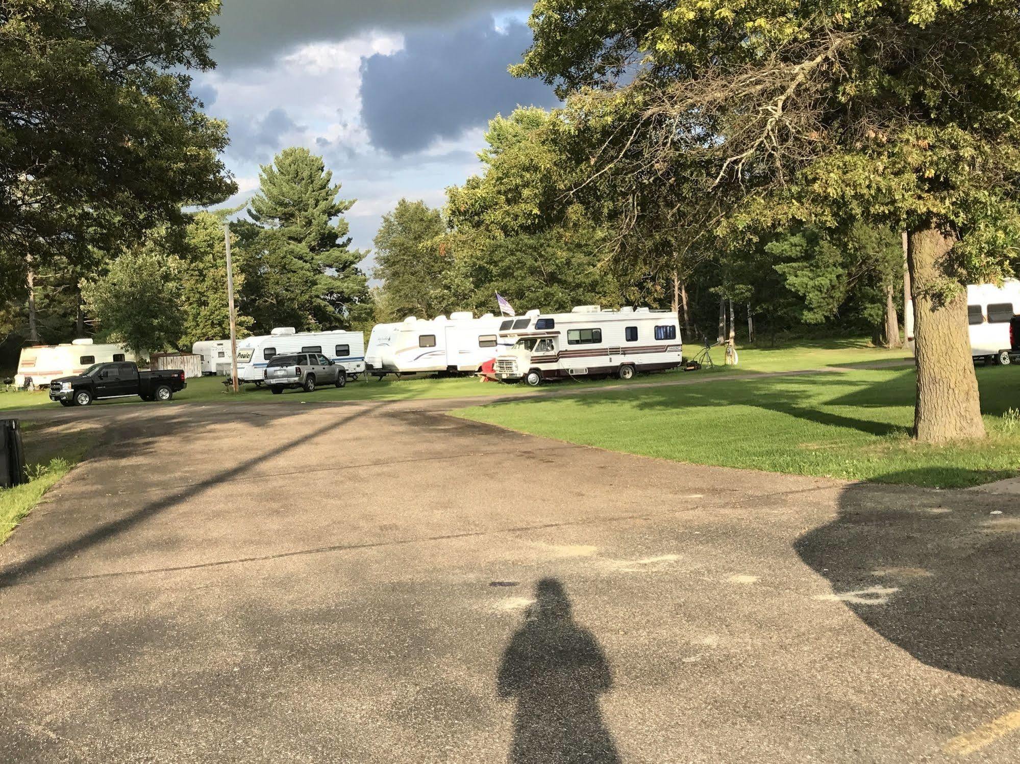 Motel 95 & Campground Hixton Eksteriør billede